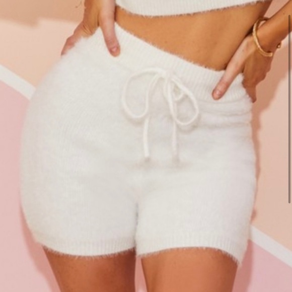 Soft Creamy White Fuzzy Stretch Knit Drawstring Comfy Lounge Shorts NWT - Picture 4 of 5
